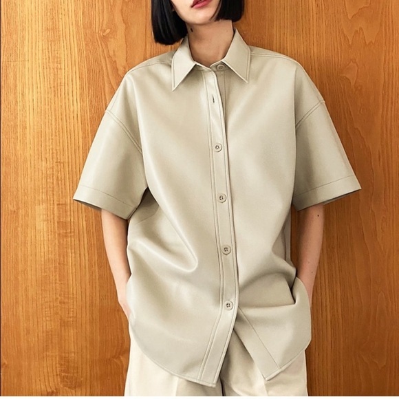 Aritzia Babaton Frances Button-Up in Sand White - Picture 1 of 12